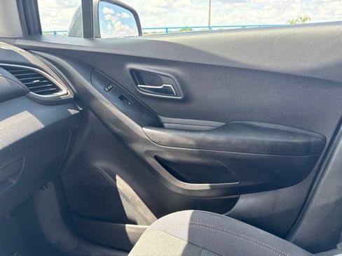 Used 2020 Chevrolet Trax LS w/ Tint and Cruise Package FWD image 11