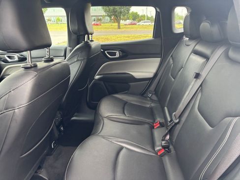 Used 2025 Jeep Compass Limited AWD/4WD image 27