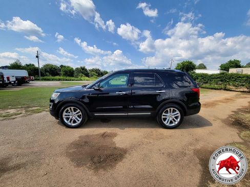 Used 2016 Ford Explorer Limited w/ Equipment Group 301A FWD image 3