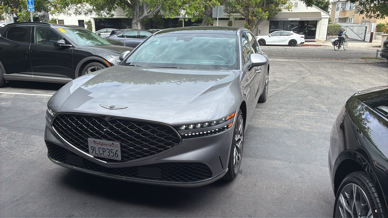 Used 2023 Genesis G90 3.5T AWD/4WD image 10