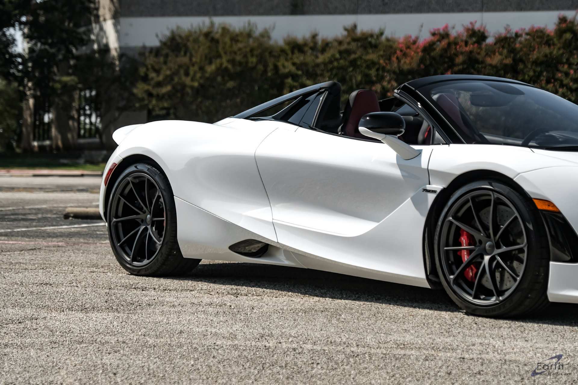 Used 2025 McLaren 750S Spider RWD image 38