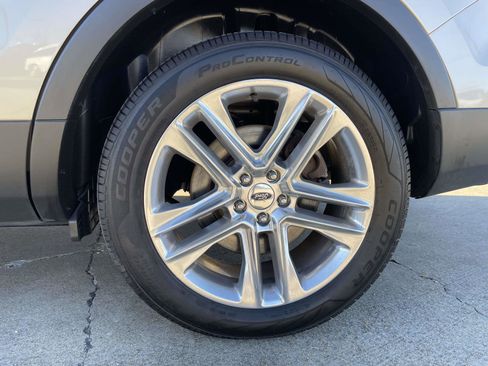 Used 2017 Ford Explorer Limited w/ Equipment Group 301A image 7