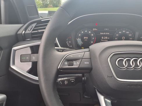 Used 2025 Audi Q3 2.0T Premium w/ Convenience Package AWD/4WD image 18