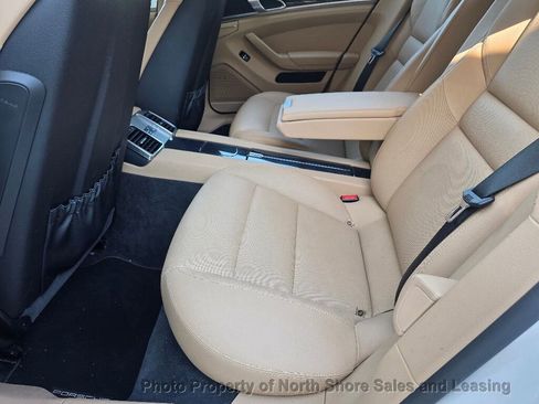 Used 2015 Porsche Panamera S image 11