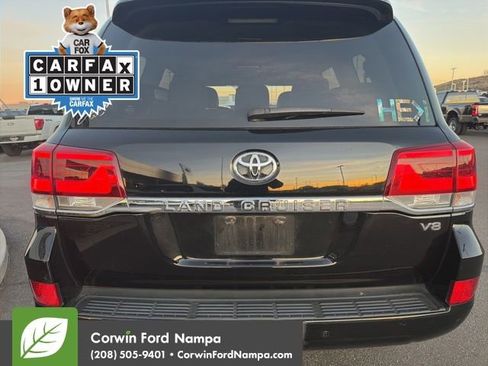 Used 2021 Toyota Land Cruiser image 6