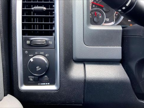 Used 2015 RAM 1500 Lone Star AWD/4WD image 32