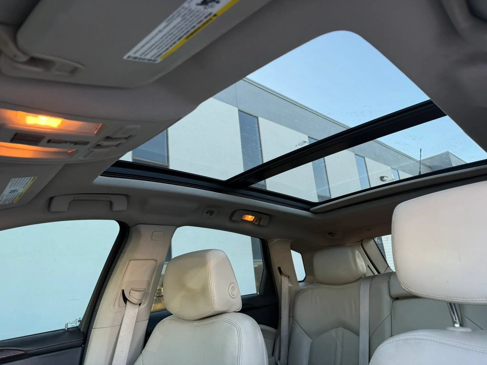Used 2010 Cadillac SRX Luxury FWD image 18
