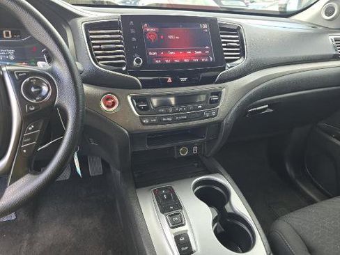 Used 2023 Honda Ridgeline Sport image 9