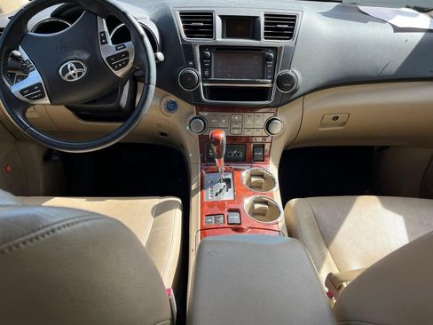 Used 2013 Toyota Highlander Limited image 8