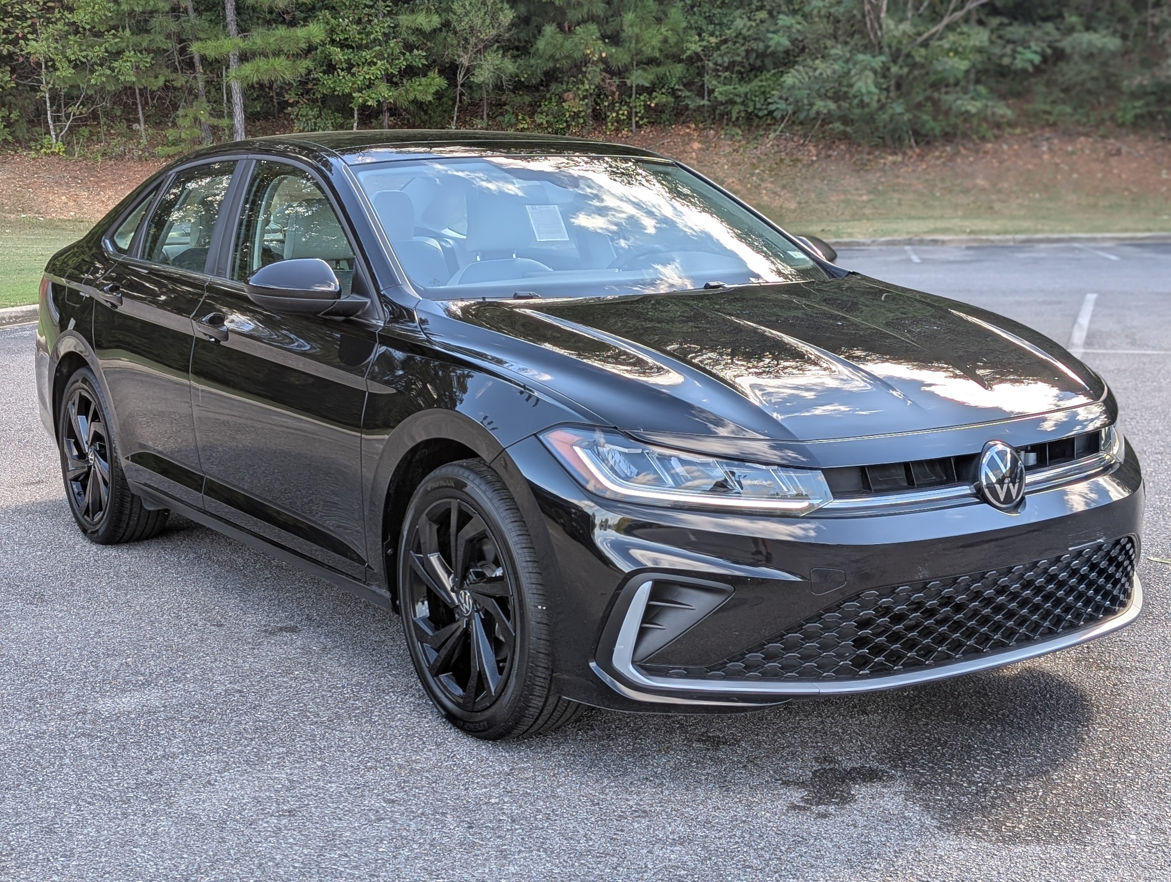 Used 2025 Volkswagen Jetta SE w/ Sunroof Package FWD image 11