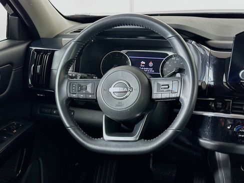 Used 2025 Nissan Pathfinder SV AWD/4WD image 18