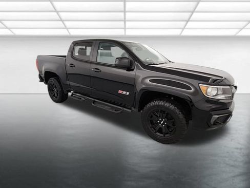 Used 2021 Chevrolet Colorado Z71 w/ Z71 Midnight Edition AWD/4WD image 9