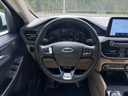 Used 2020 Ford Escape SEL FWD image 18