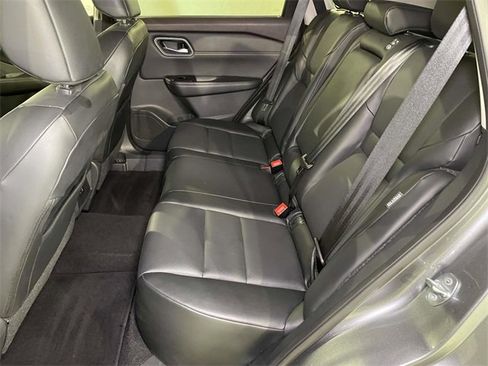 Used 2021 Nissan Rogue SV w/ Premium Package image 19