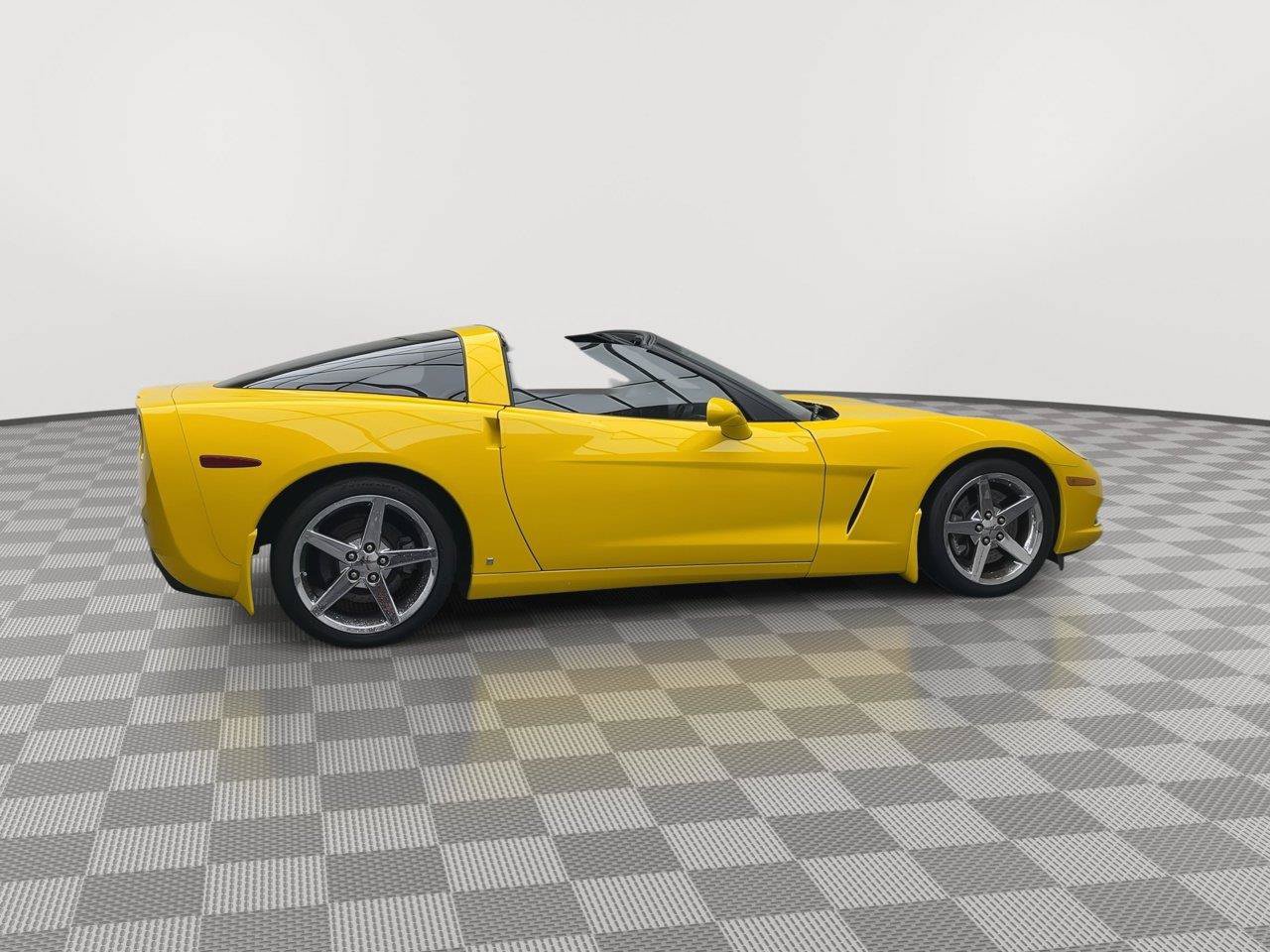 Used 2007 Chevrolet Corvette Coupe w/ Performance Package RWD image 32