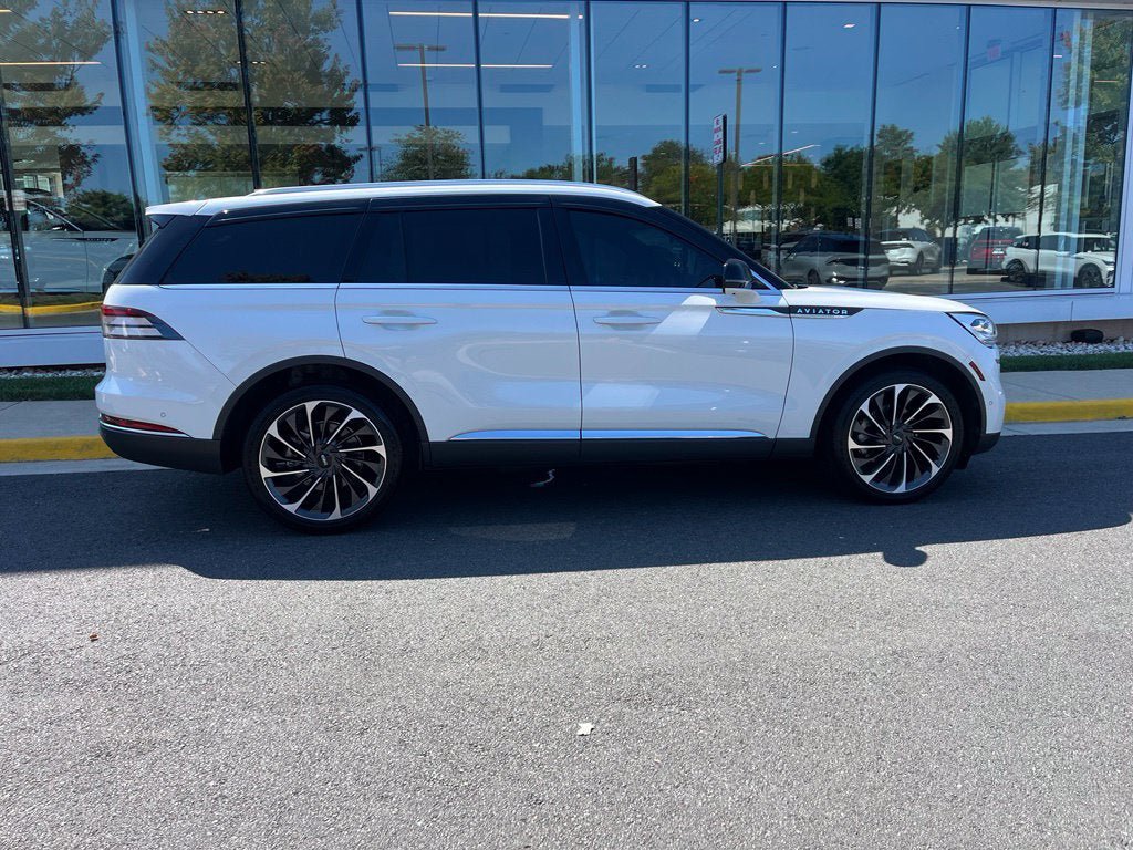 Certified 2024 Lincoln Aviator Reserve w/ Equipment Group 201A AWD/4WD image 10