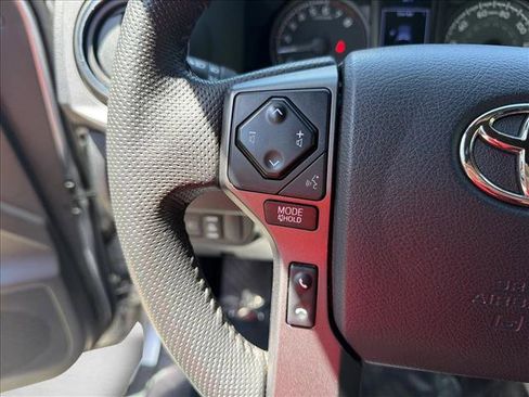 Used 2020 Toyota Tacoma TRD Off-Road w/ Technology Package AWD/4WD image 15