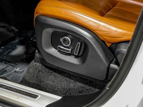 Used 2016 Land Rover Range Rover Autobiography image 44