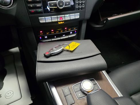 Used 2015 Mercedes-Benz E 350 4MATIC Sedan image 24