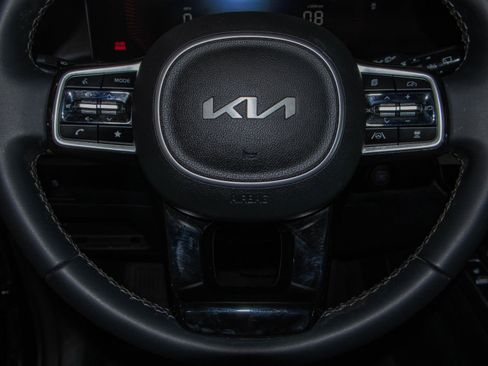 Used 2025 Kia Sorento EX image 12