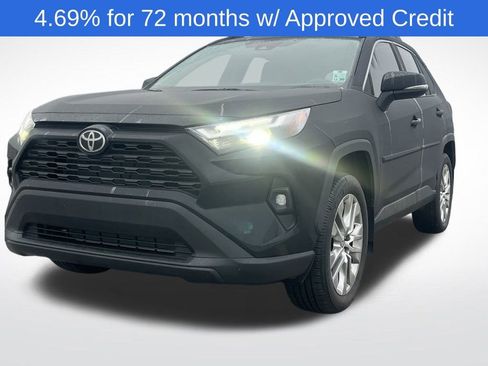 Used 2025 Toyota RAV4 XLE Premium image 1