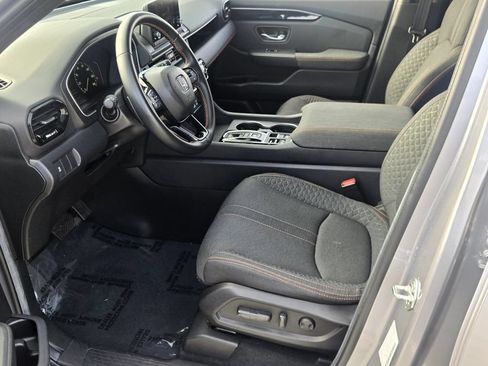 Certified 2025 Honda Pilot Sport image 10