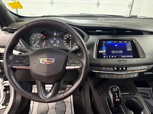 Used 2020 Cadillac XT4 Premium Luxury AWD/4WD image 41
