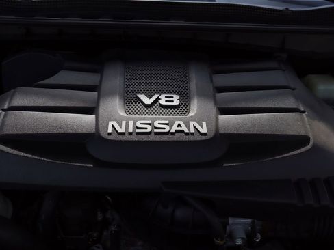 Used 2018 Nissan Titan SV w/ SV Convenience Package image 29