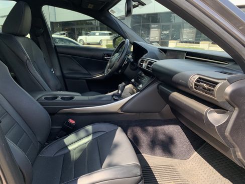 Used 2014 Lexus IS 350 w/ F Sport Package RWD image 34