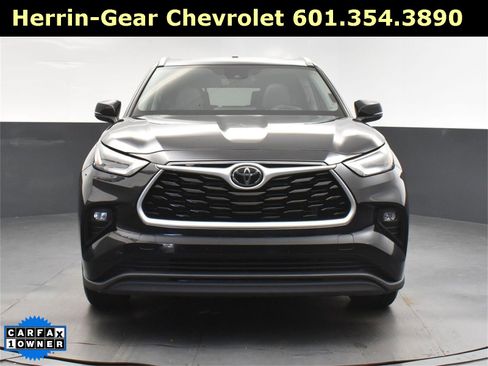 Used 2023 Toyota Highlander XLE image 10