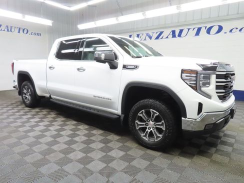 Used 2023 GMC Sierra 1500 SLT w/ SLT Convenience Package image 3