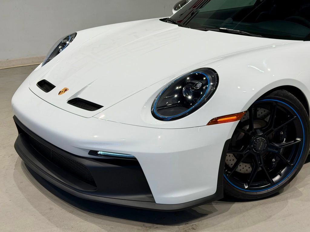 Used 2022 Porsche 911 GT3 w/ Extended Leather Package RWD image 12