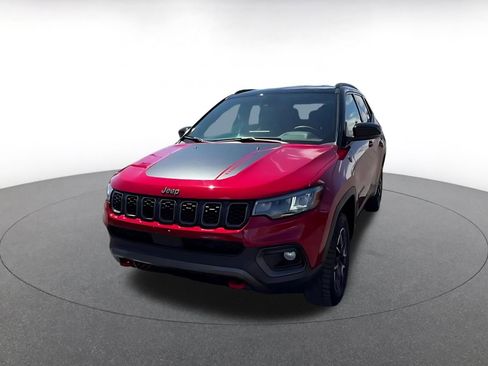 Used 2025 Jeep Compass Trailhawk AWD/4WD image 7