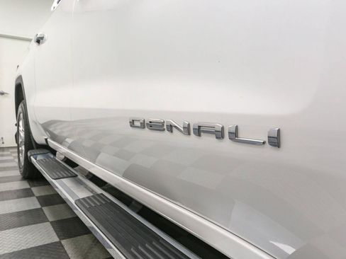 Used 2022 GMC Sierra 1500 Denali AWD/4WD image 8