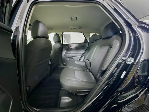 Used 2025 Kia Sportage LX FWD image 27