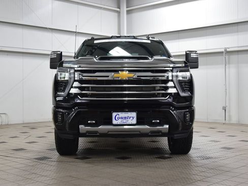 Used 2024 Chevrolet Silverado 2500 High Country w/ Technology Package AWD/4WD image 2