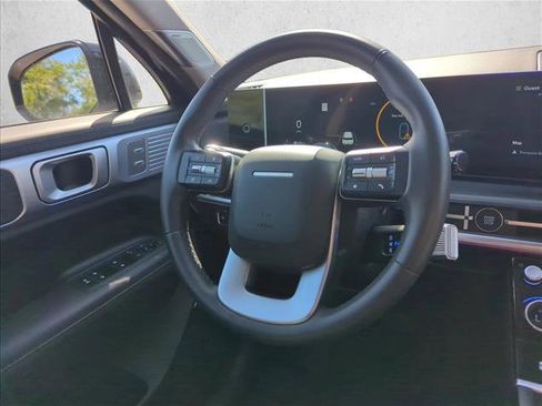 Used 2024 Hyundai Santa Fe Limited image 29