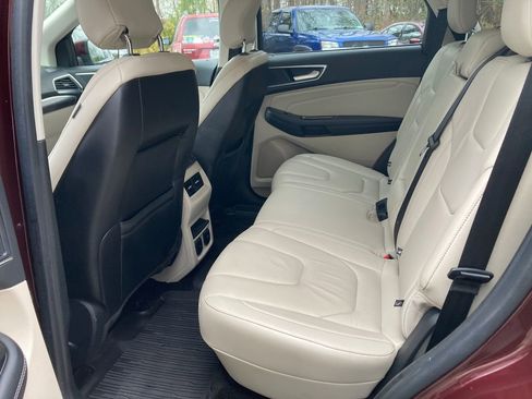 Used 2017 Ford Edge Titanium w/ Technology Package image 29