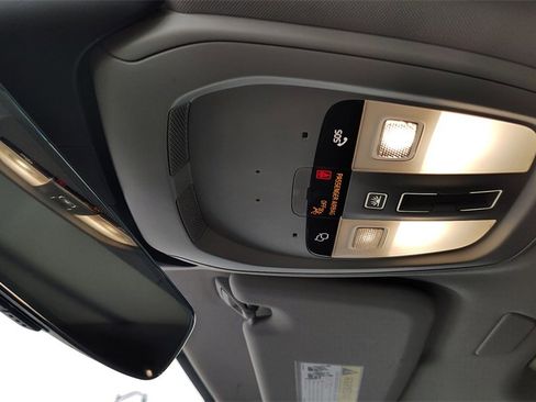 Certified 2025 Volvo V60 B5 Cross Country Plus image 23