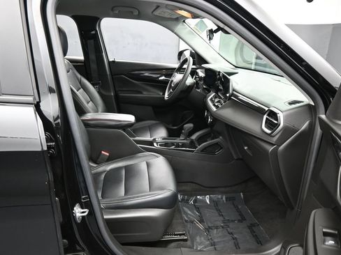 Used 2024 Chevrolet TrailBlazer LT w/ Driver Confidence Package FWD image 37