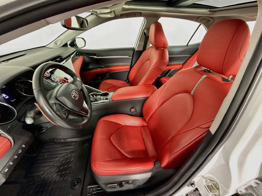 Used 2019 Toyota Camry XSE FWD image 5