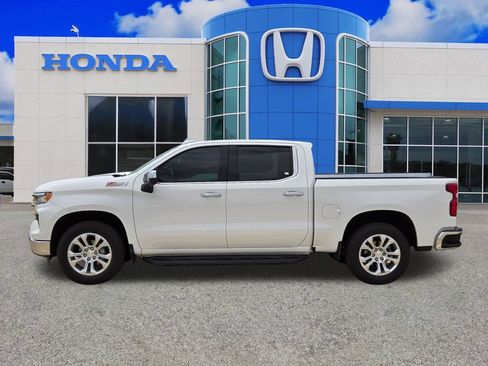 Used 2023 Chevrolet Silverado 1500 LTZ AWD/4WD image 3