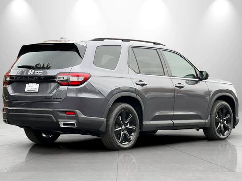 New 2025 Honda Pilot Black Edition image 2