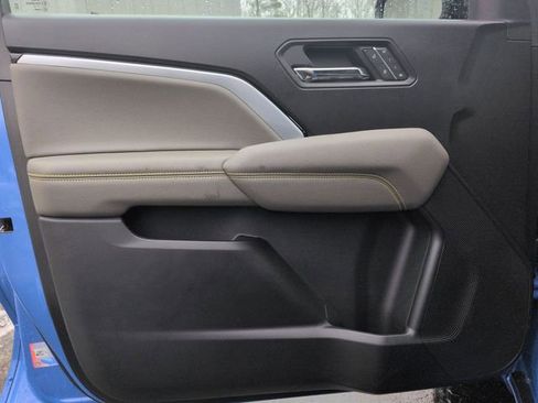 Used 2025 Chevrolet Colorado ZR2 w/ Technology Package image 22