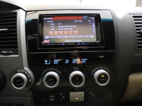 Used 2010 Toyota Sequoia Limited image 23