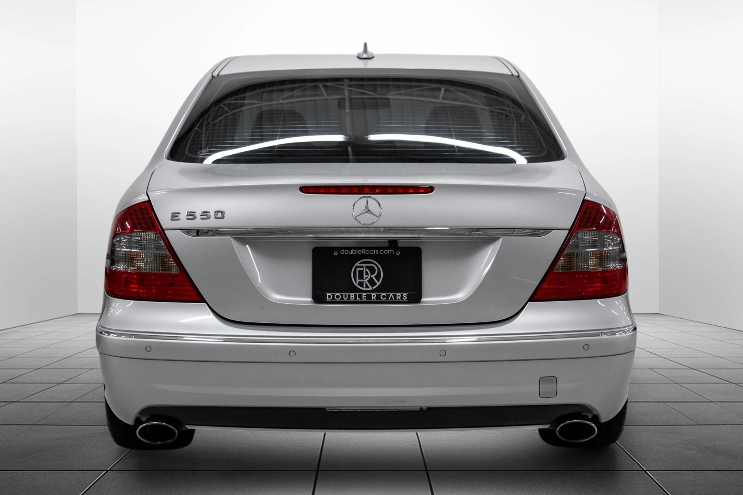 Used 2009 Mercedes-Benz E 550 Sedan image 10