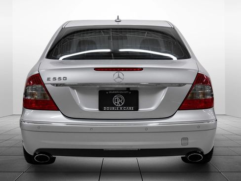 Used 2009 Mercedes-Benz E 550 Sedan image 10