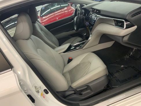 Used 2018 Toyota Camry SE image 14