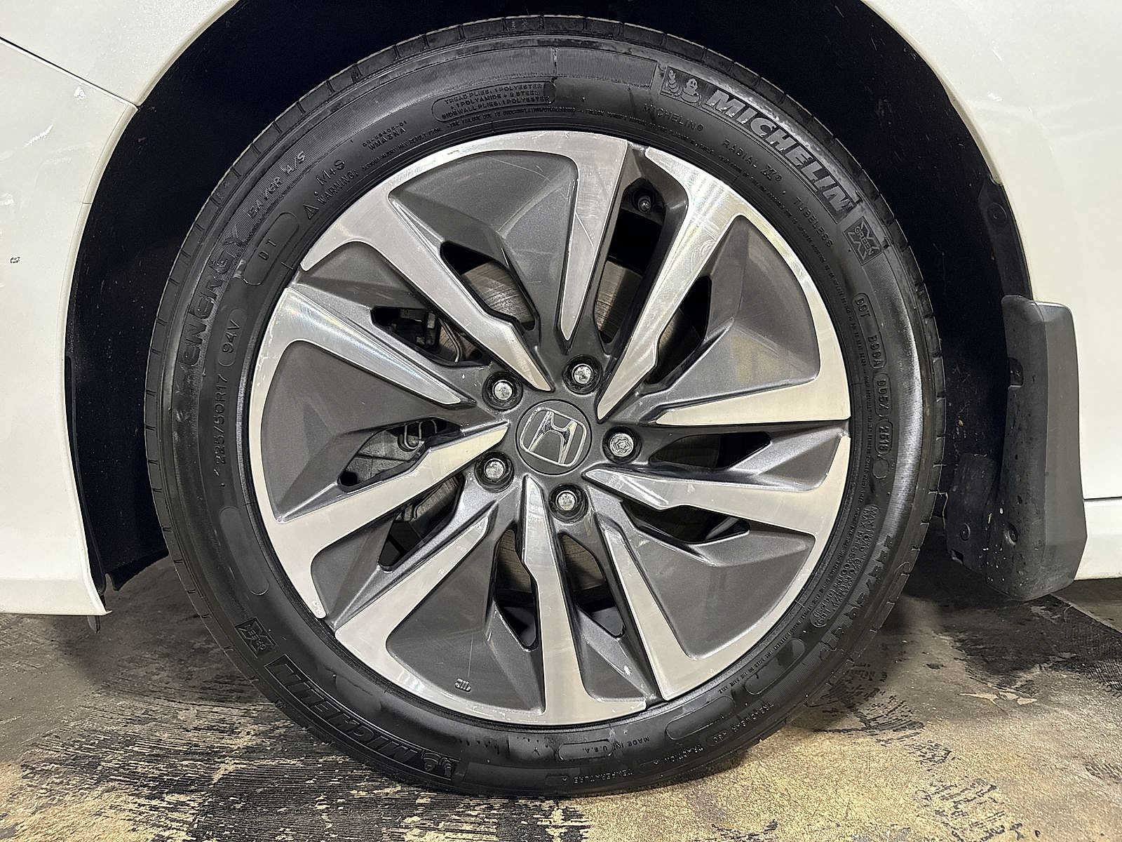 Used 2019 Honda Accord Touring image 10