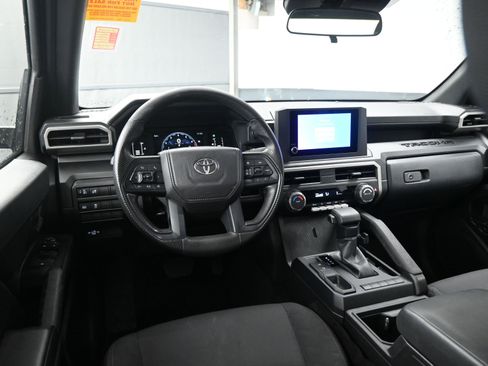 Used 2025 Toyota Tacoma SR image 18